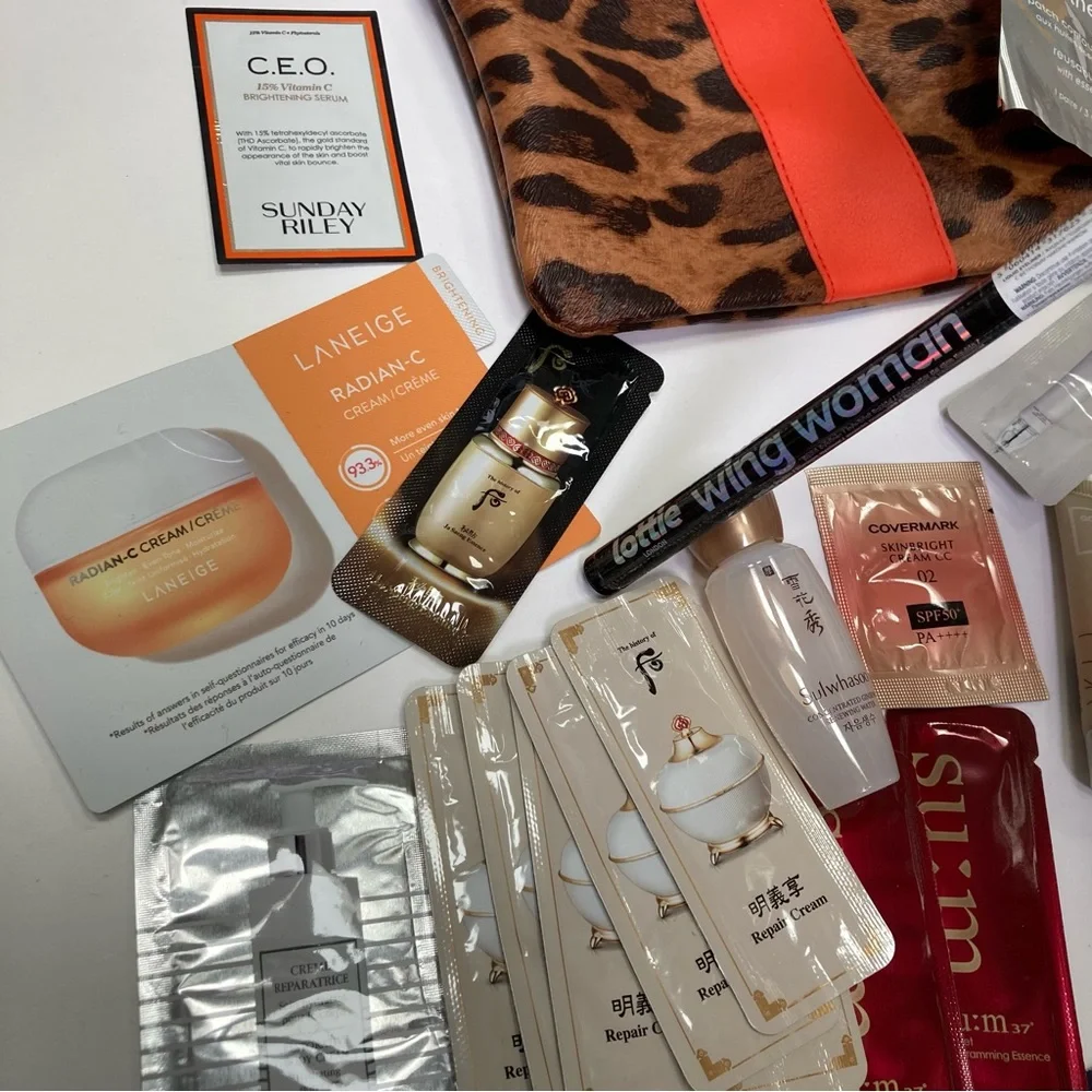Ipsy cosmetic bag with samples